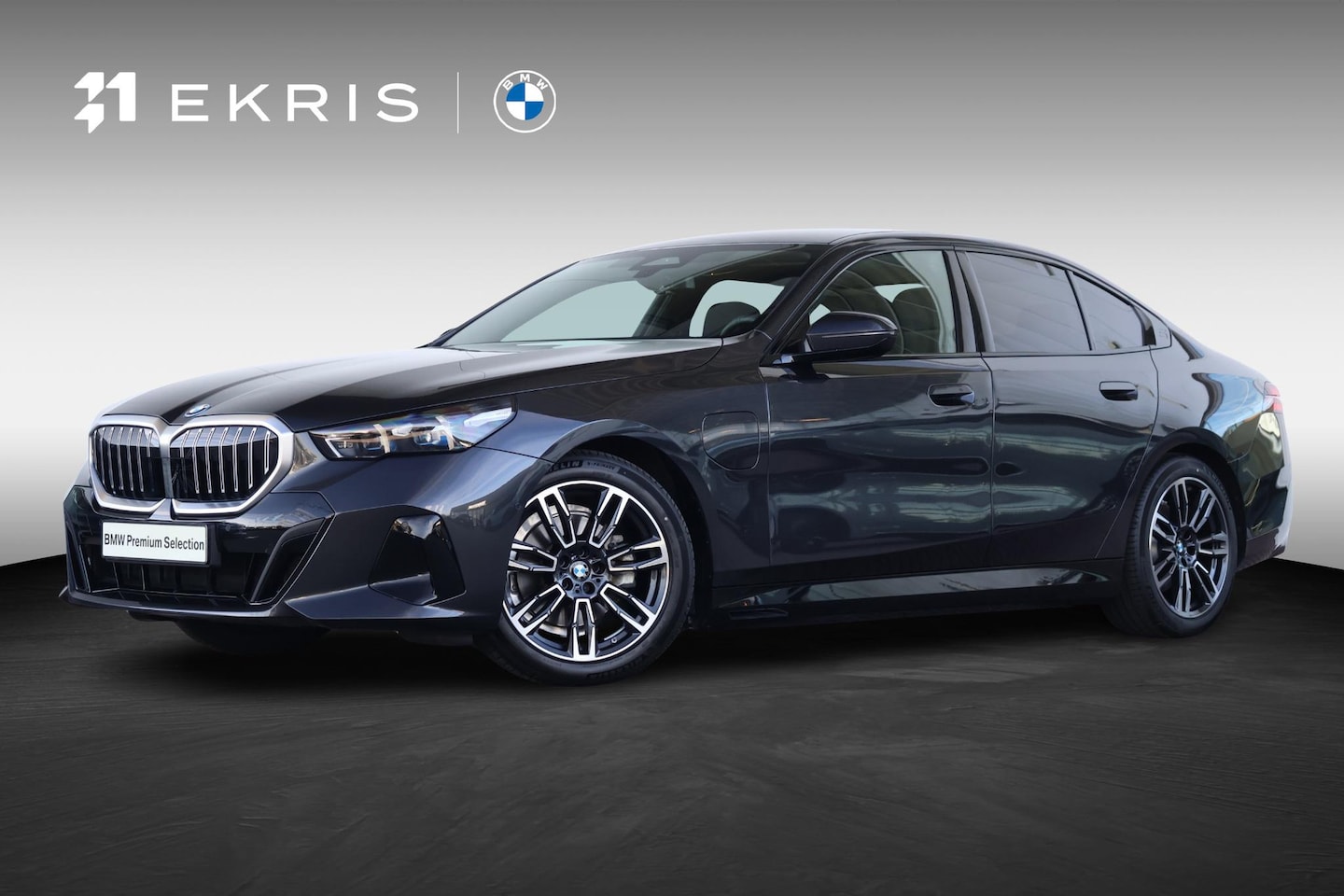 BMW 5-serie - 530e M Sport Edition | M-Sport Pakket | Stoelventilatie | Driving Assistant Plus | Harman - AutoWereld.nl