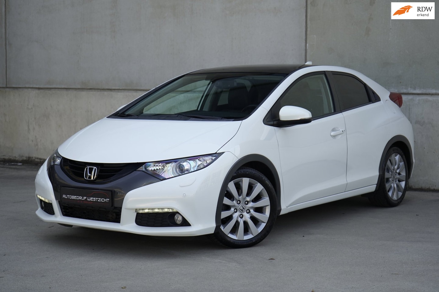 Honda Civic - 1.8 Executive 1.8 Executive, Leder, Panoramadak, Xenon, Pdc - AutoWereld.nl