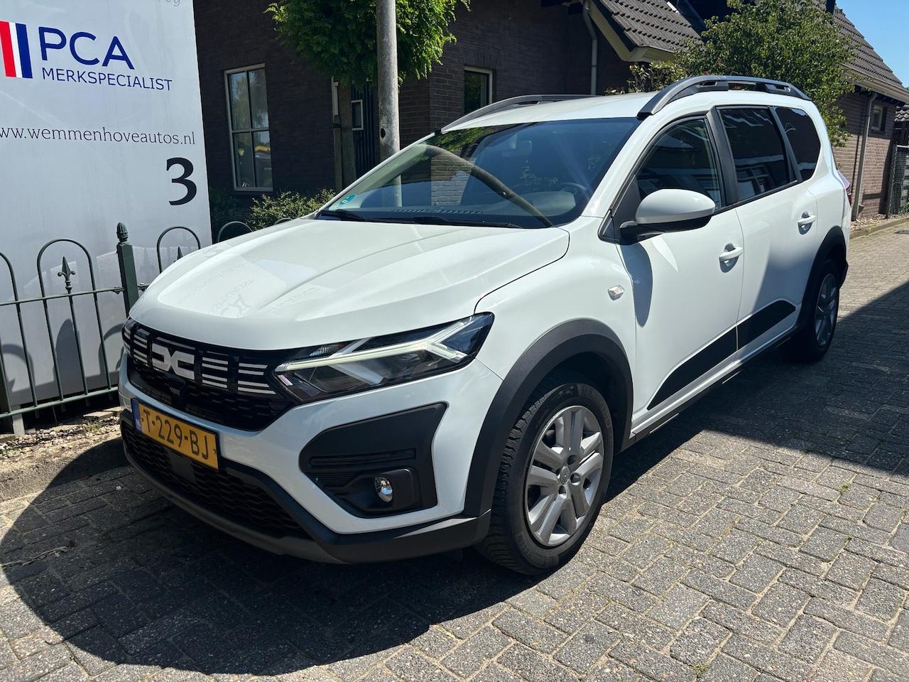 Dacia Jogger - 1.0 TCe 100 ECO-G Expression 5p. 1.0 TCe 100 ECO-G Expression 5p. - AutoWereld.nl