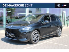 BMW 2-serie Active Tourer - 225e xDrive M Sport Automaat / Trekhaak / Sportstoelen / Adaptieve LED / Head-Up / M Adapt