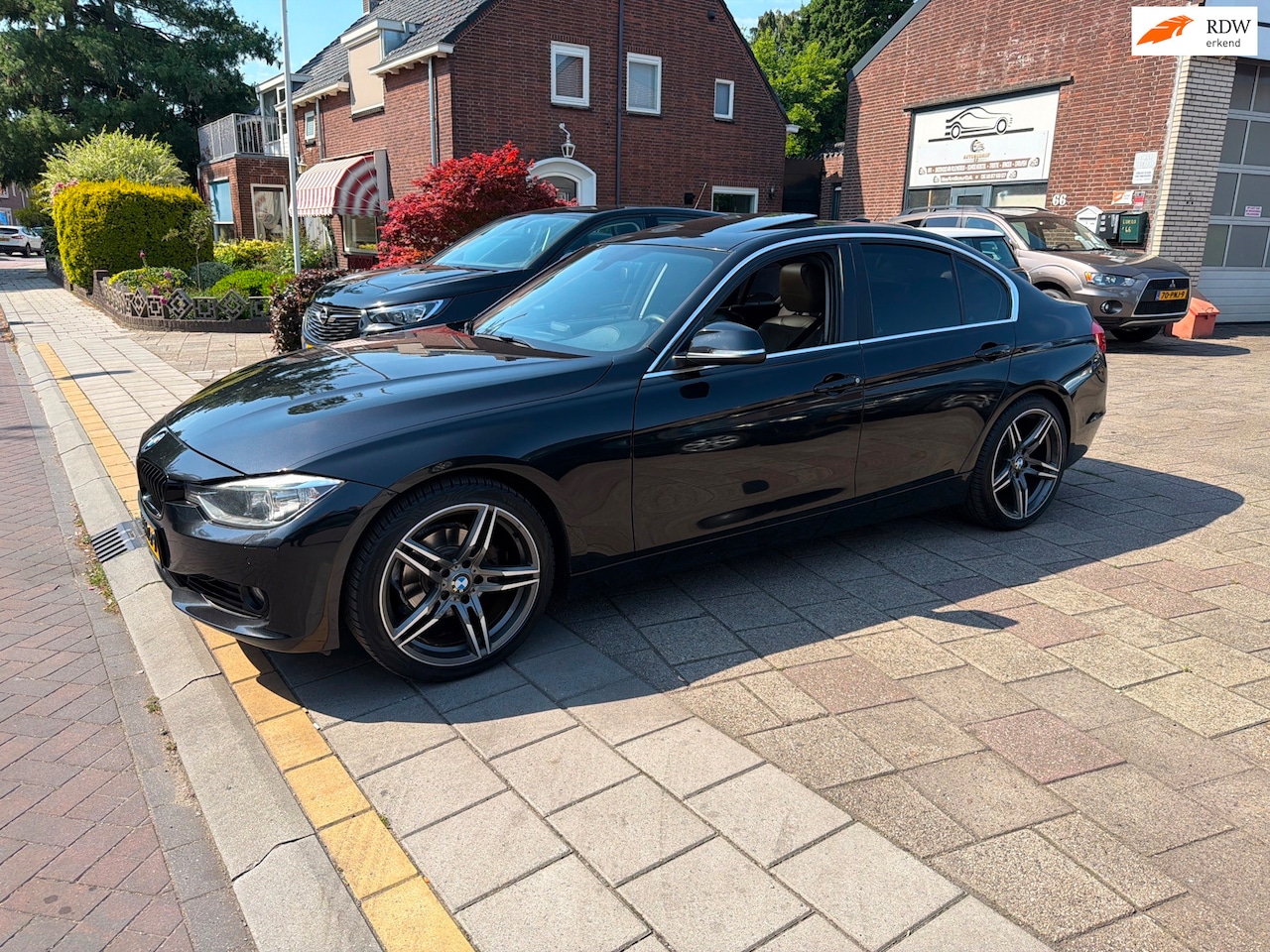 BMW 3-serie - 320i High Executive 320i High Executive - AutoWereld.nl