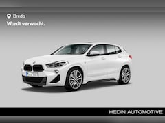 BMW X2 - sDrive20i High Executive Edition | M-sport | Head Up | Schuif-/ Panoramadak | Navigatiesys