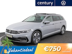 Volkswagen Passat Variant - 1.4 TSI PHEV GTE Business / Pano-Dak / Trekhaak / Clima / Camera