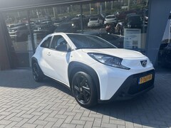 Toyota Aygo X - 1.0 VVT-i S-CVT Play AUTOMAAT | ALLSEASON l CAMERA l ADAPT. CRUISE l APPLE CARPLAY l ANDRO