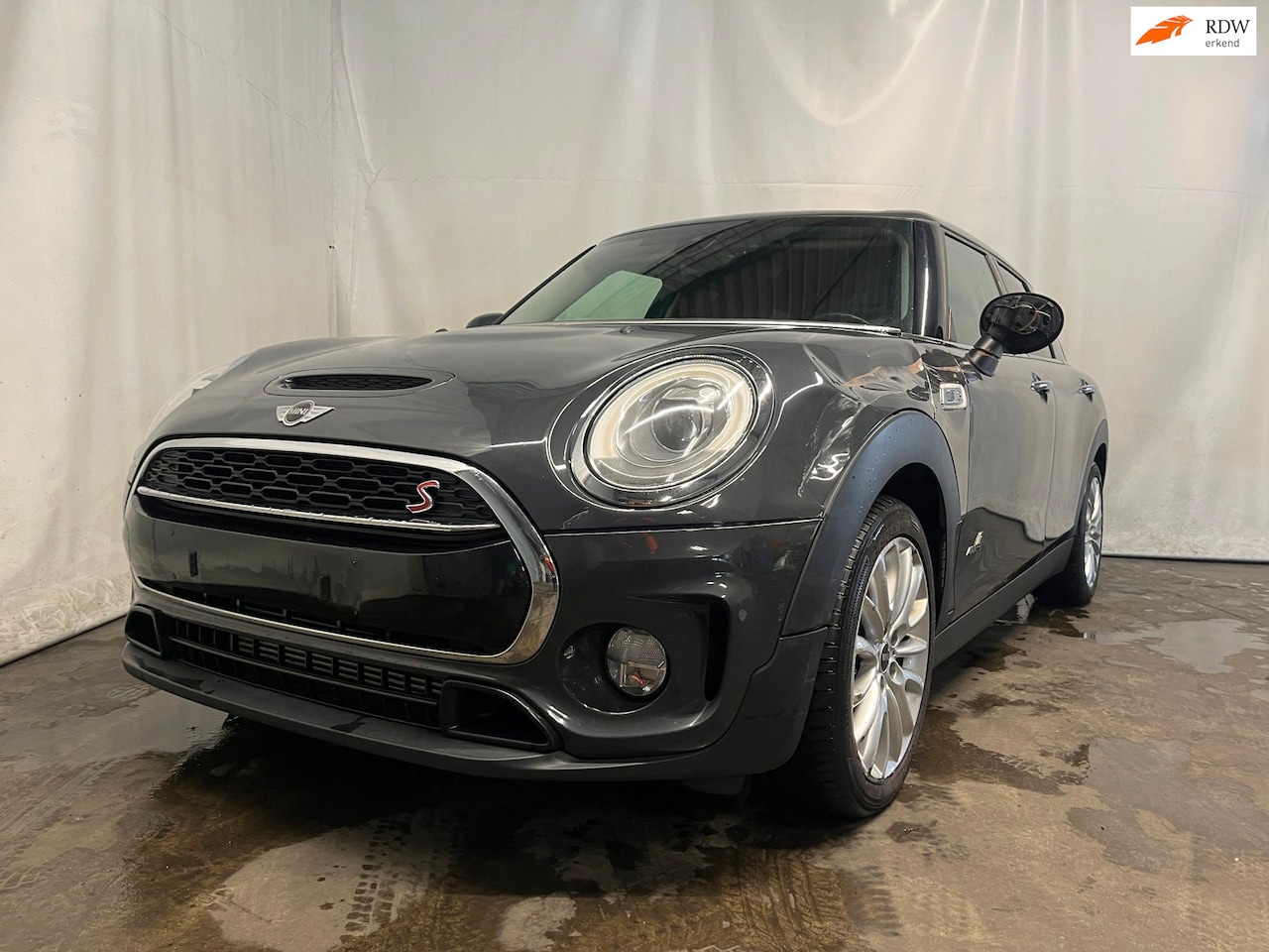 MINI Clubman - 2.0 Cooper S - Linker Front Schade - AutoWereld.nl