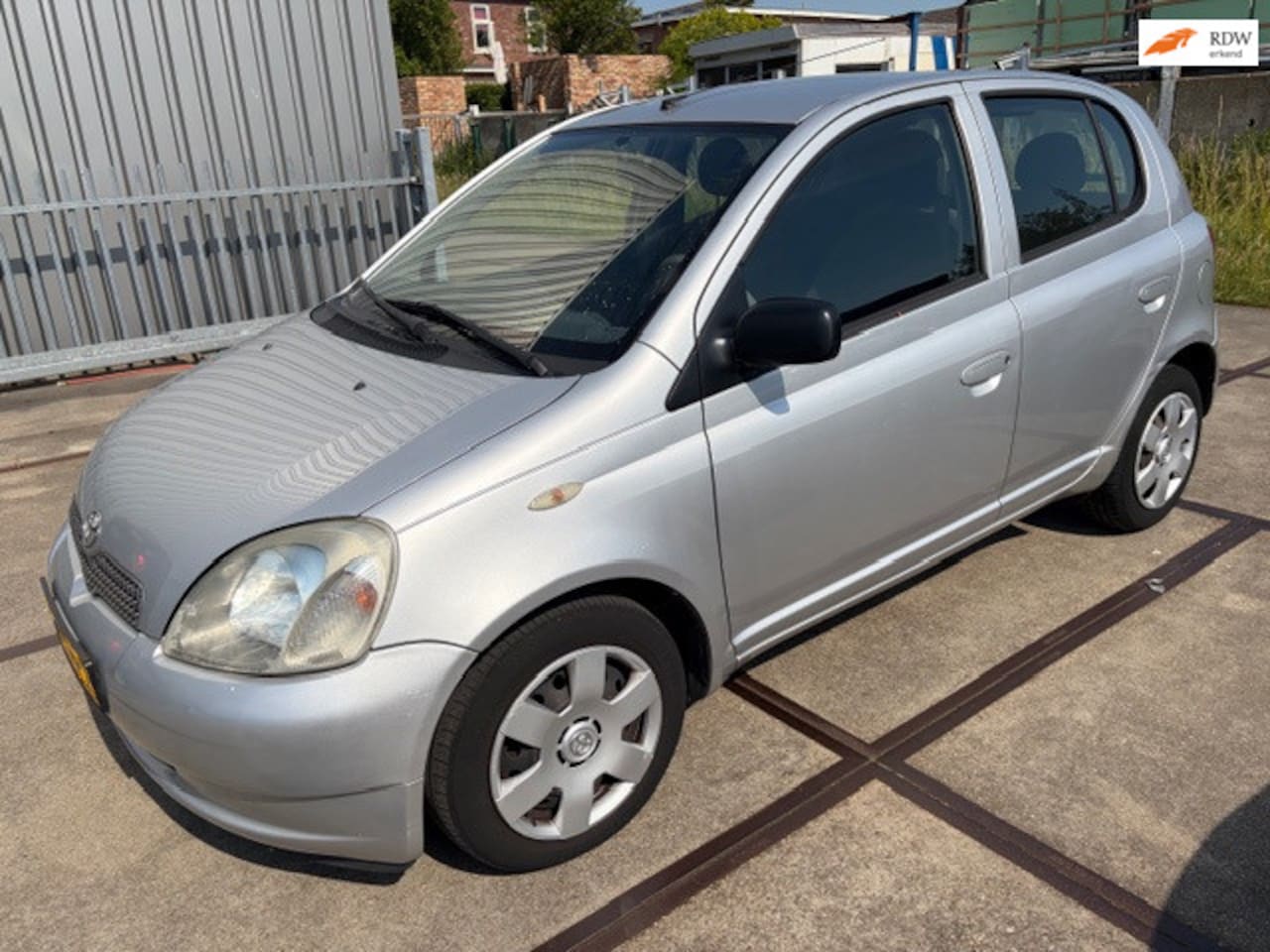 Toyota Yaris - 1.3-16V VVT-i Sol 1.3-16V VVT-i Sol AUTOMAAT - AutoWereld.nl