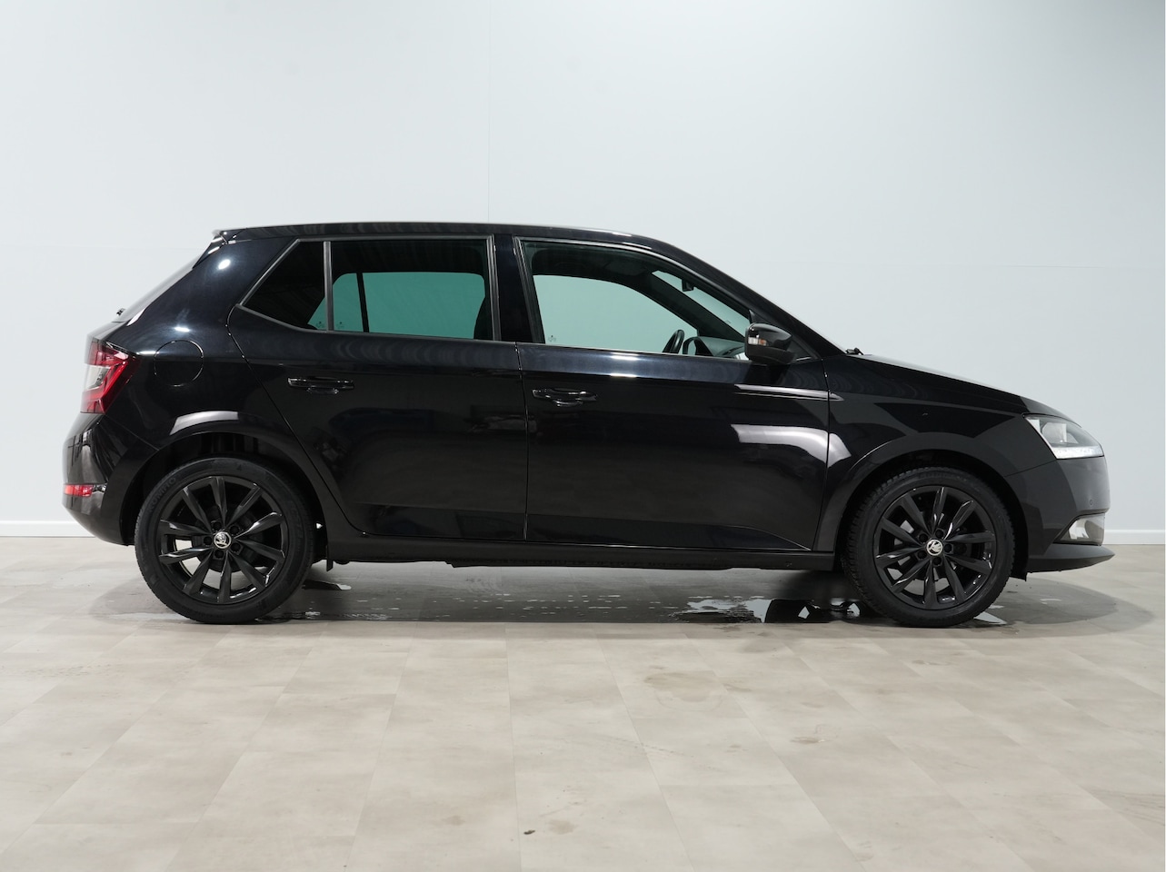 Skoda Fabia - 1.0 TSI Sport business | Panorama | Keyless | Camera | Stoelverw. 60 - AutoWereld.nl