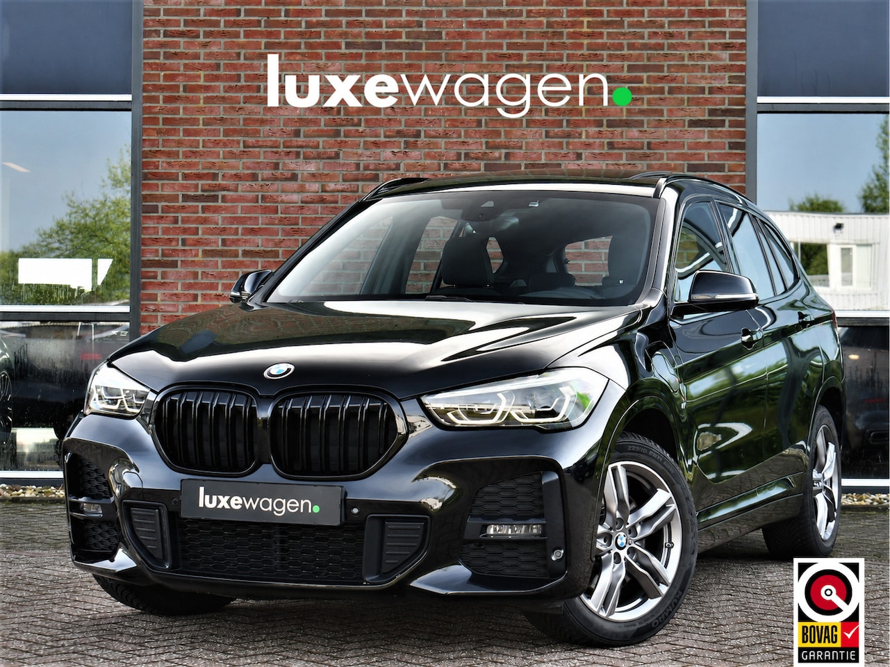 BMW X1 - xDrive25e M-Sport Pano El-zetels Camera Carplay El-klep Shadowline - AutoWereld.nl