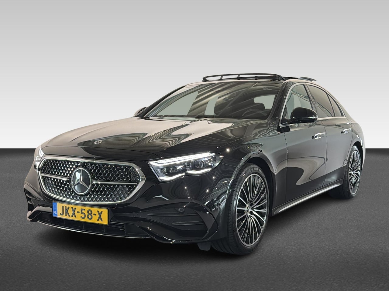 Mercedes-Benz E-klasse - 300 e Sport Edition AMG-Line | 360 Camera | AMG Line | Audio installatie - AutoWereld.nl