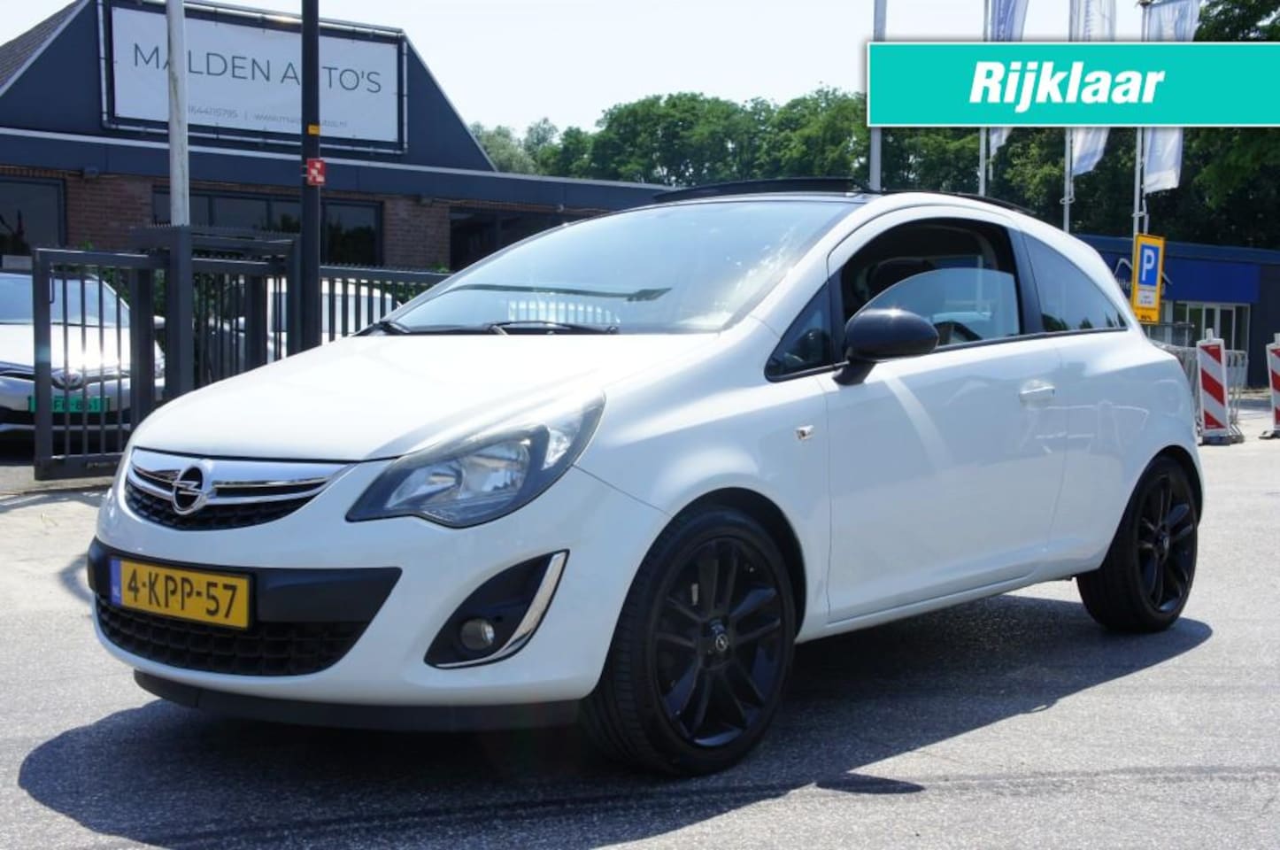 Opel Corsa - 1.4-16V COLOR EDITION PANORAMA/NAVI/AIRCO/CRUISE KEURIGE STAAT - AutoWereld.nl