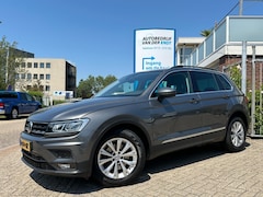 Volkswagen Tiguan - 1.5 TSI ACT Comfortline Business Trekhaak (1800kg) LED Keyless CarPlay Nieuwe 4s banden