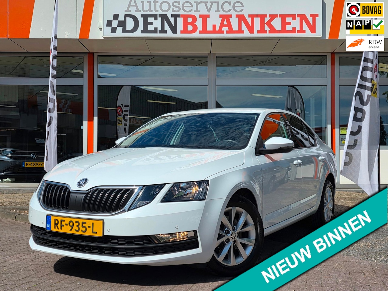Skoda Octavia - 1.4 TSI Greentech Ambition Business BJ.11-2017 / Navi / Sportstoelen / Clima / Cruise / Pd - AutoWereld.nl