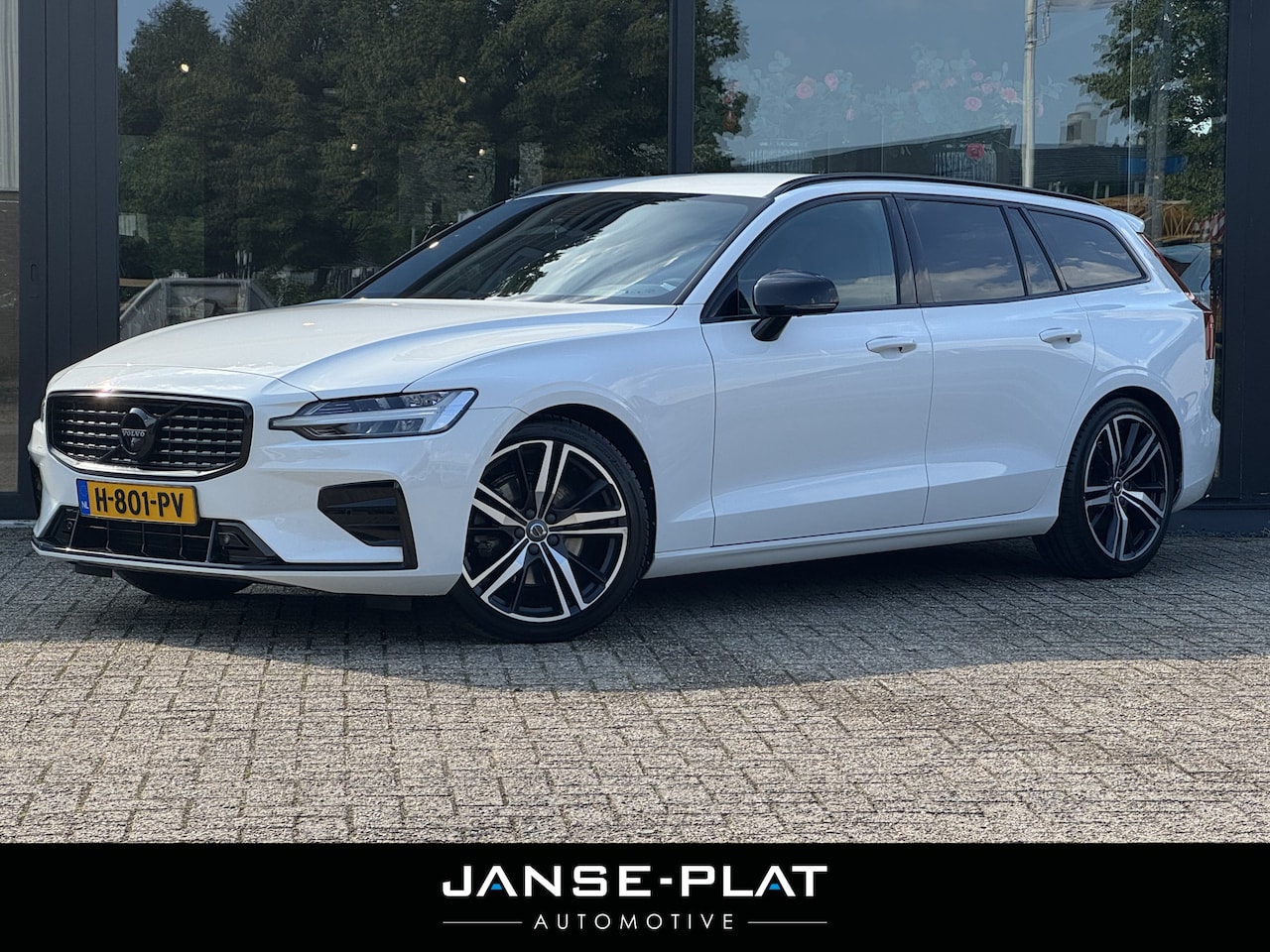 Volvo V60 - 2.0 T4 R-Design Polestar | Trekhaak | Memory seats | - AutoWereld.nl