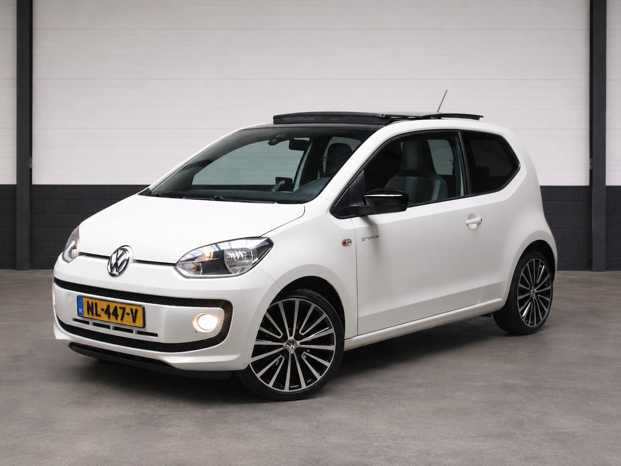Volkswagen Up! - 1.0 high up! l Airco Pano Fender Cruise PDC - AutoWereld.nl