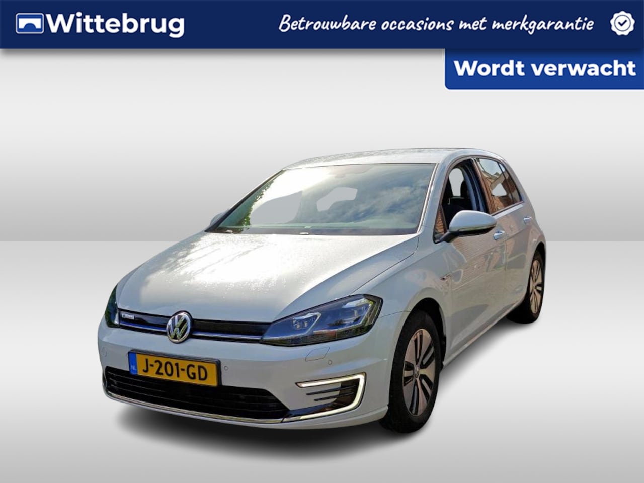 Volkswagen e-Golf - E-DITION / SOH 92%/ AUTOMAAT/ PARKEER SENSOREN V+A/ STOELVERWARMING/ CRUISE/ NAVI/ AIRCO - AutoWereld.nl