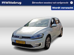 Volkswagen e-Golf - E-DITION / SOH 92%/ AUTOMAAT/ PARKEER SENSOREN V+A/ STOELVERWARMING/ CRUISE/ NAVI/ AIRCO