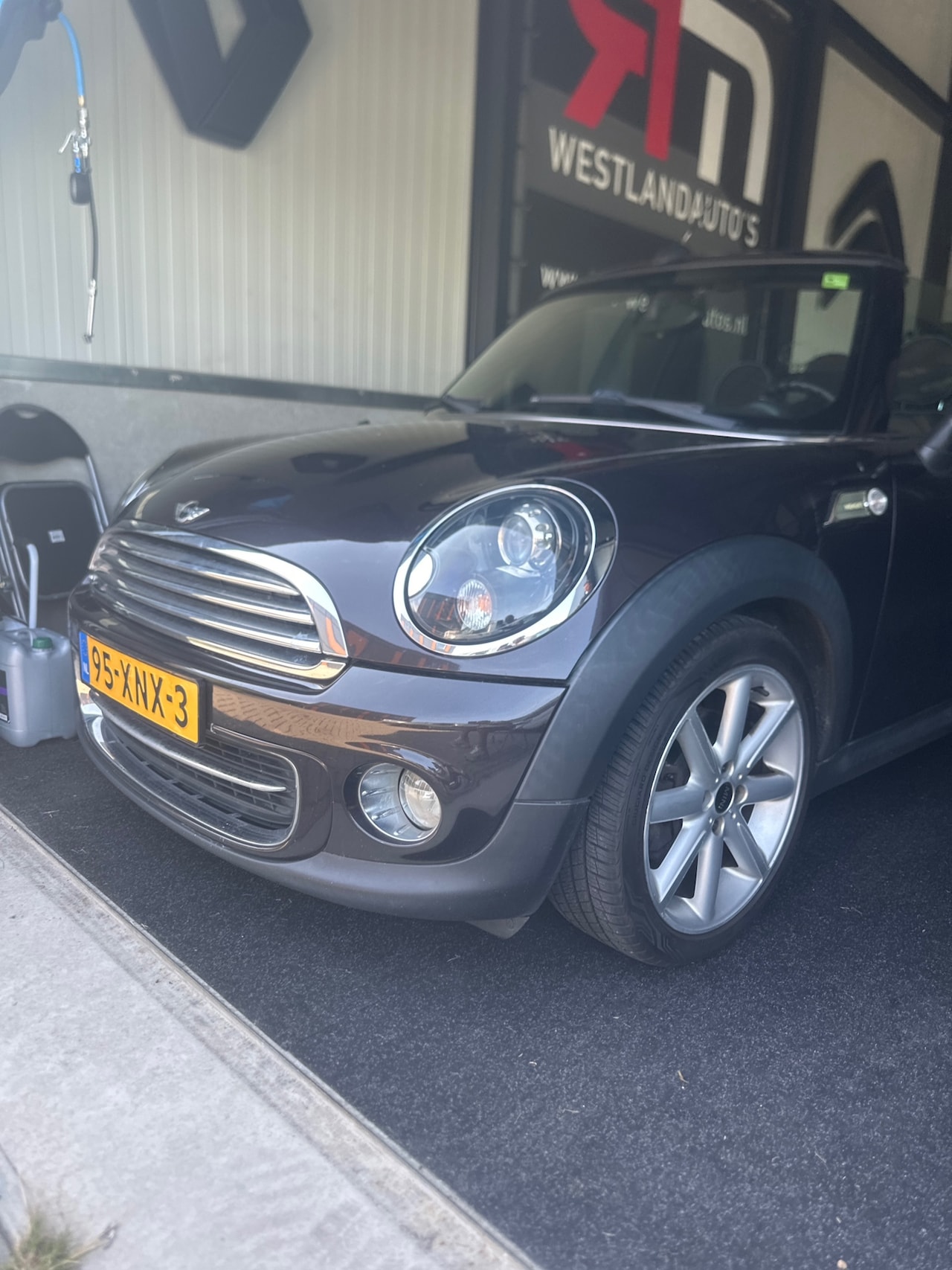 MINI Cabrio - 1.6 Cooper highgate/navi/climaat-control/LM-velgen/alarm/sound-system/windscherm/ 2 sleute - AutoWereld.nl