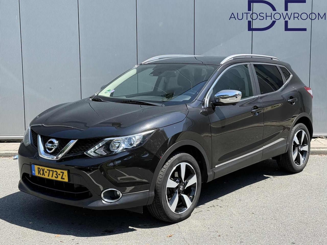 Nissan Qashqai - 1.2 N-Connecta | Panoramadak | 360 camera | Trekhaak - AutoWereld.nl