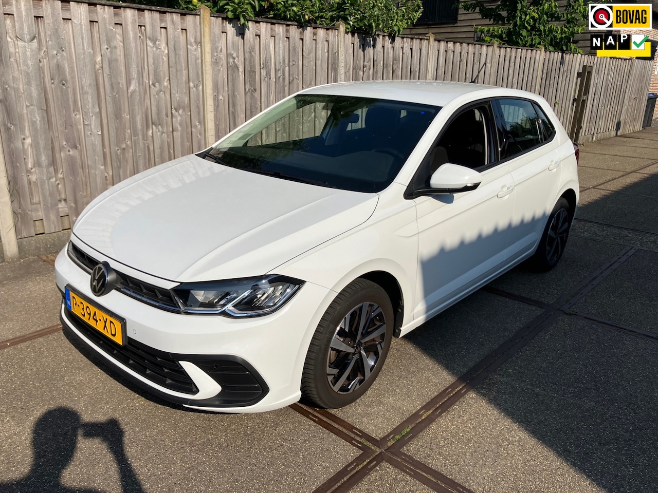 Volkswagen Polo - 1.0 TSI Life Business PARKEERSENSOREN/ STOELVERWARMING/ CARPLAY - AutoWereld.nl