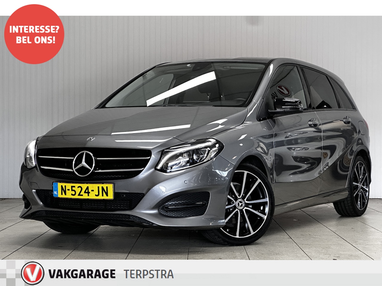 Mercedes-Benz B-klasse - 180 Ambition/ Automaat/ Trekhaak/ Apple + Android/ Sportstoelen/ Keyless-GO/ 18'' LMV/ PDC - AutoWereld.nl