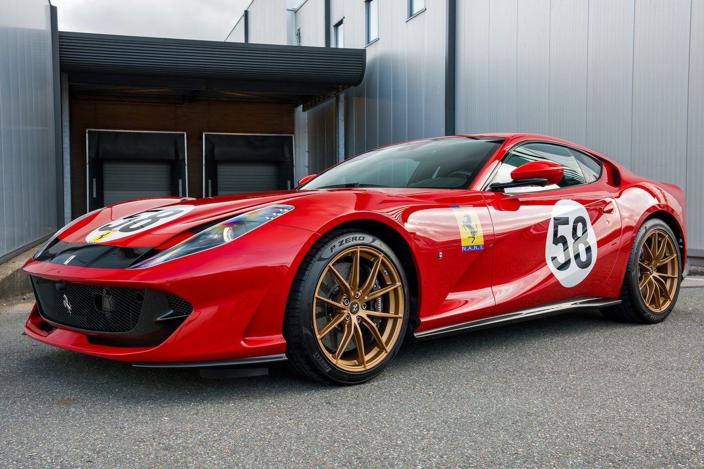 Ferrari 812 Superfast - - Rosso F1 2007 - Tailor Made - 365 GTB/4 N.A.R.T. Competizione. - AutoWereld.nl