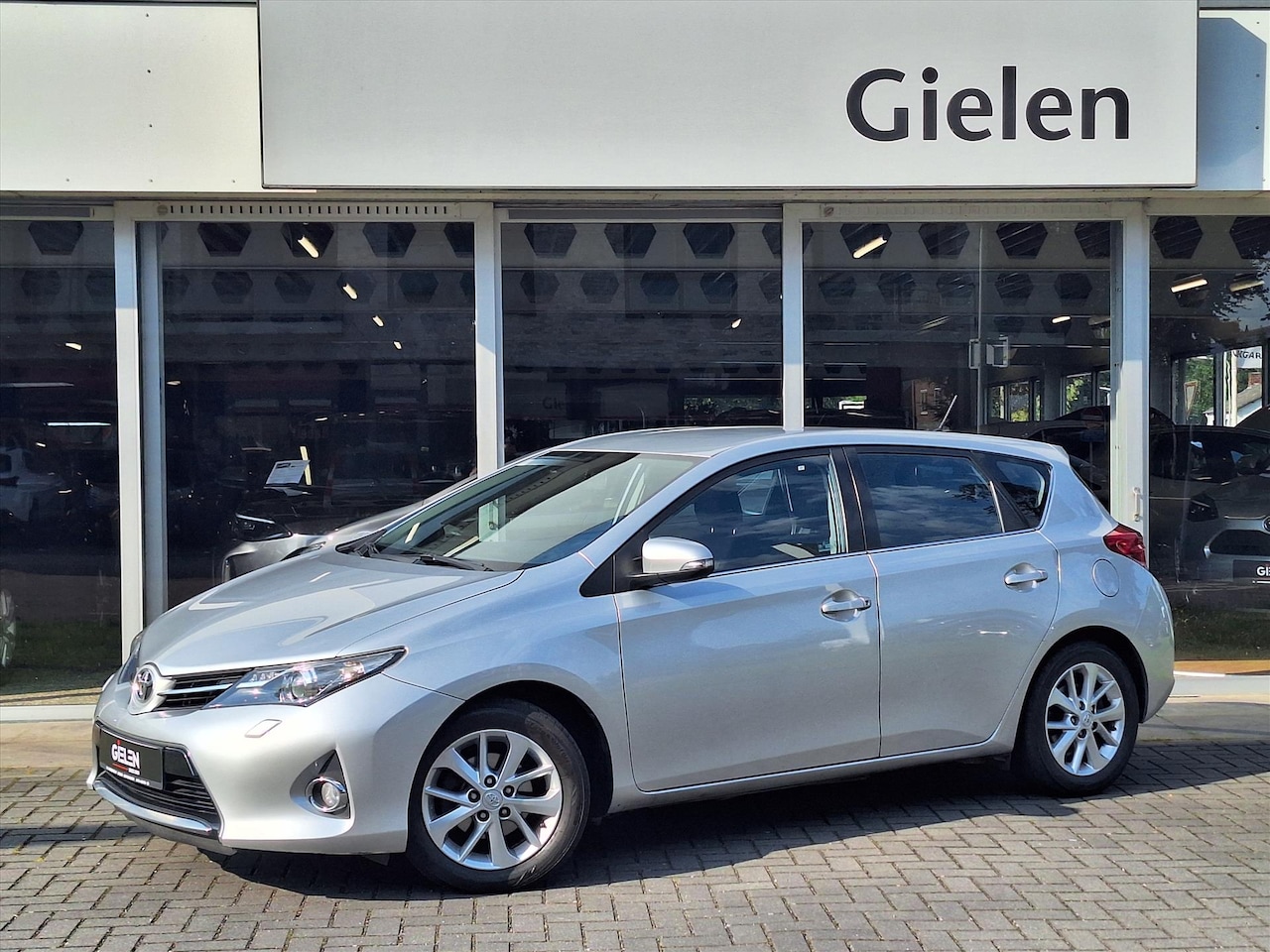 Toyota Auris - 1.6 VVT-i 132pk Aspiration | Trekhaak, Stoelverwarming, Parkeercamera, Bluetooth, Stuurbed - AutoWereld.nl