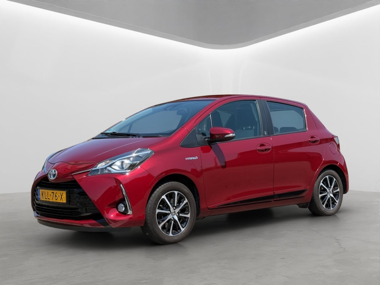 Toyota Yaris - 1.5 Hyb. Design Vol dealer onderhouden - AutoWereld.nl