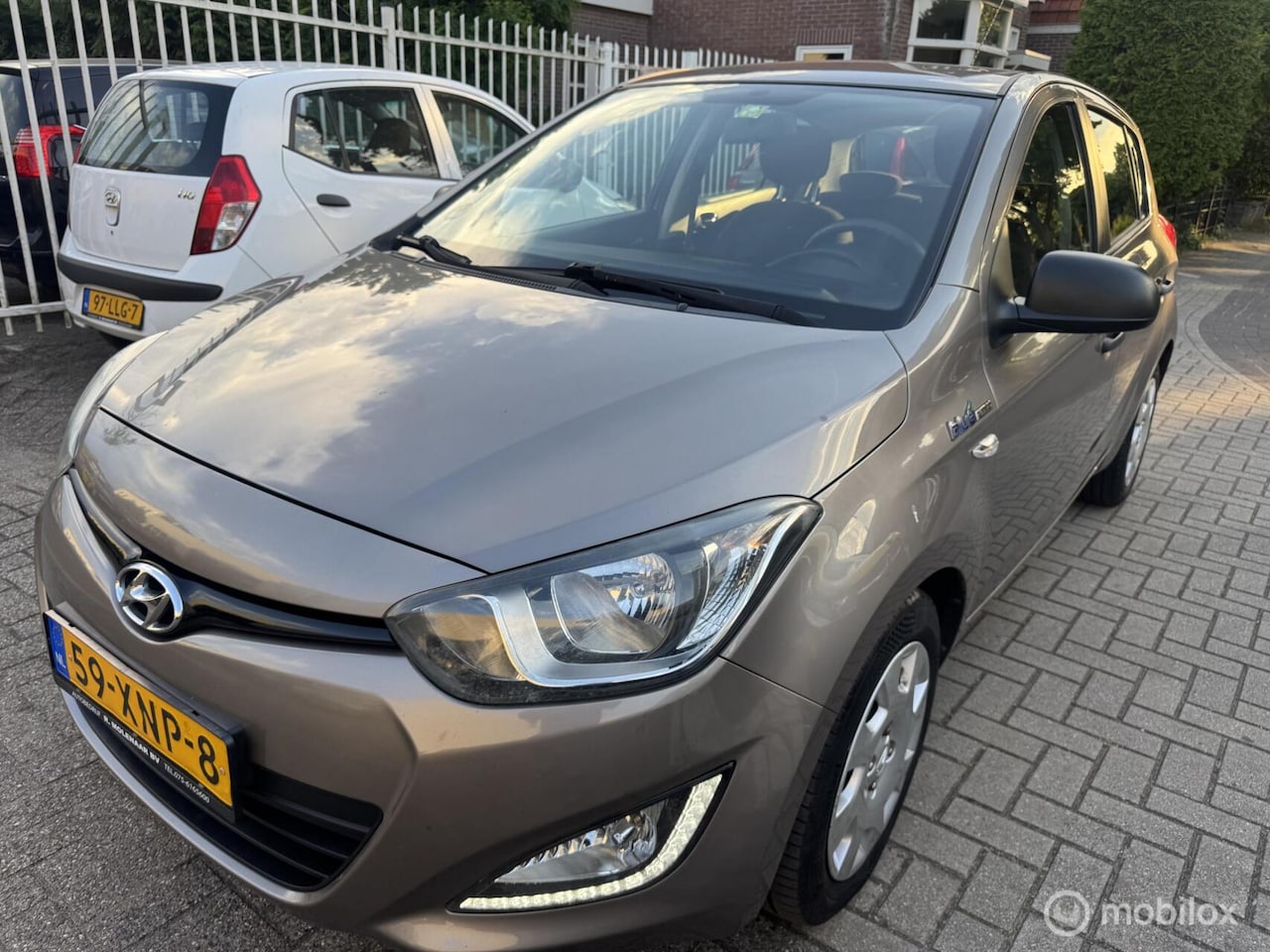 Hyundai i20 - 1.2i First Edition 1.2i First Edition - AutoWereld.nl