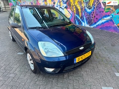 Ford Fiesta - 1.4-16V Ambiente 5 deuren airco stereo stuurbekrachtiging elektrische ramen leuke goed rij