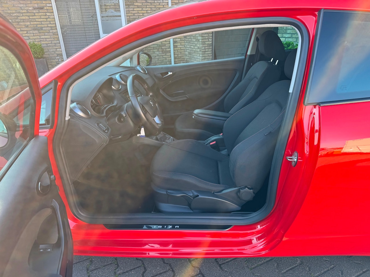 SEAT Ibiza SC - 1.4 EcoTSI FR 150 PK Bj 2017 sportive uitvoering - AutoWereld.nl