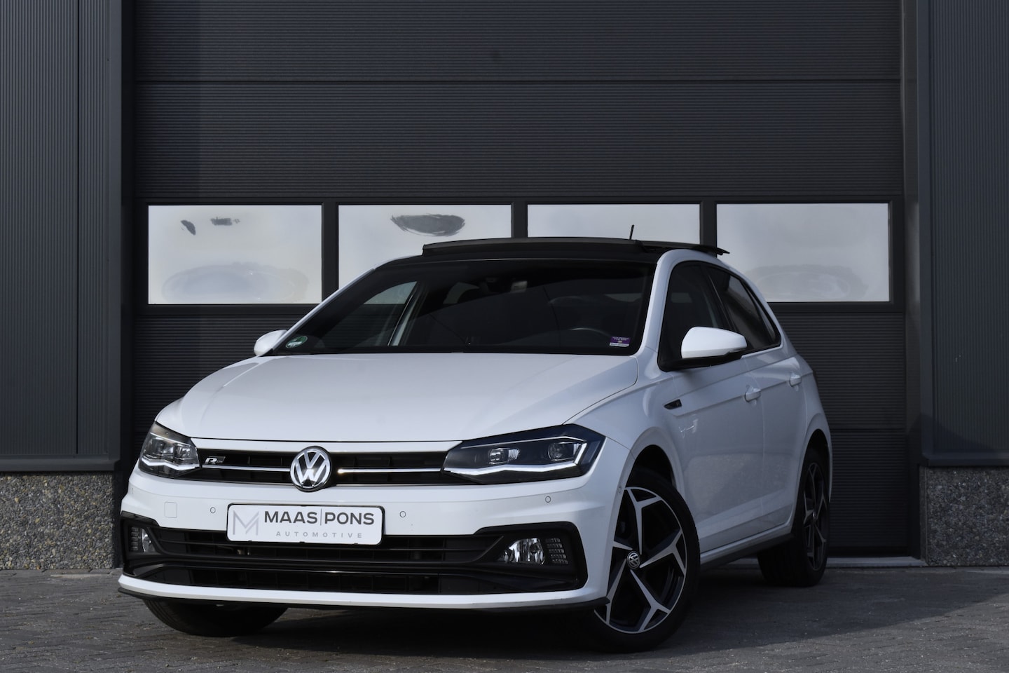 Volkswagen Polo - 1.0 TSI Highline Business R Pano - CarPlay - digidash - AutoWereld.nl