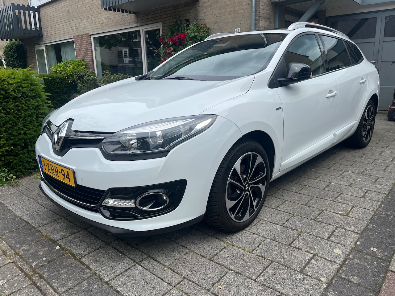 Renault Mégane Estate - 1.2 TCe Bose Aut,Navi,LED,Leder,Pano - AutoWereld.nl