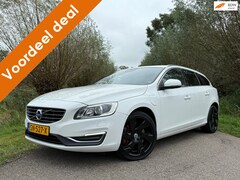 Volvo V60 - 2.4 D5 Twin Engine Special Edition Automaat / Leder / 18" Velgen / Navi / Clima / Stoelver