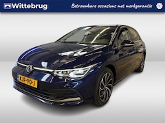 Volkswagen Golf - 1.4 eHybrid 204pk Style DSG Automaat Memory / Camera / LED koplampen / 17" LMV / Navigatie