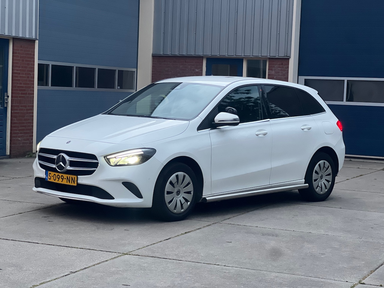 Mercedes-Benz B-klasse - 200 D 200d - AutoWereld.nl