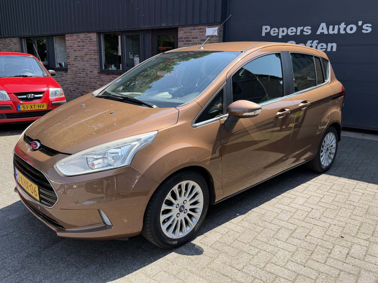 Ford B-Max - 1.0 EcoBoost Titanium navi .Camera . nieuwe distrubuti riem . PDC .cruis contr regen senso - AutoWereld.nl