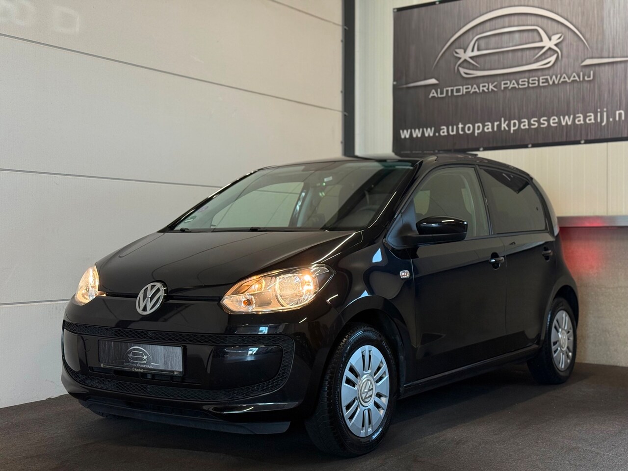 Volkswagen Up! - 1.0 move up! BlueMotion Pano, Cruise Control, Navigatie, Parkeersensoren Achter, Bluetooth - AutoWereld.nl
