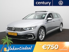 Volkswagen Passat Variant - 1.4 TSI PHEV GTE Business Panoramaschuif-kanteldak - Camera - ACC - Side Assist - Stoelver
