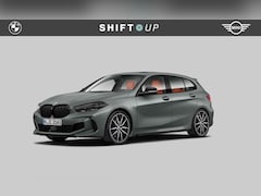 BMW 1-serie - M135i xDrive Panoramadak | Harman Kardon | Head Up | ACC | Stuurverwarming