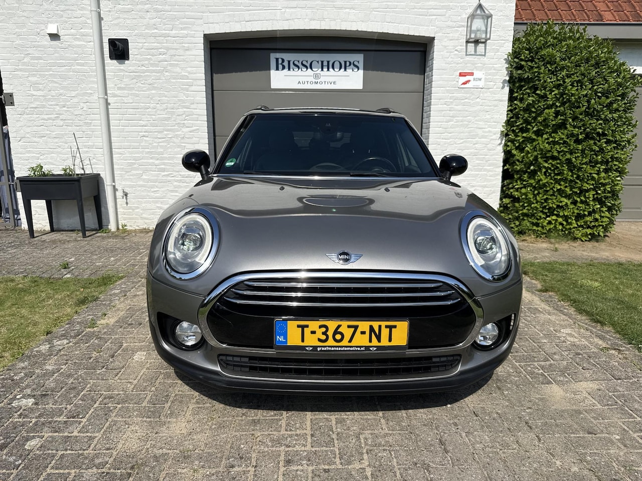 MINI Clubman - 1.5 Cooper Chili Serious Business Chesterfield Blauw Leder | Navi | Memory Seats | Nieuwe - AutoWereld.nl