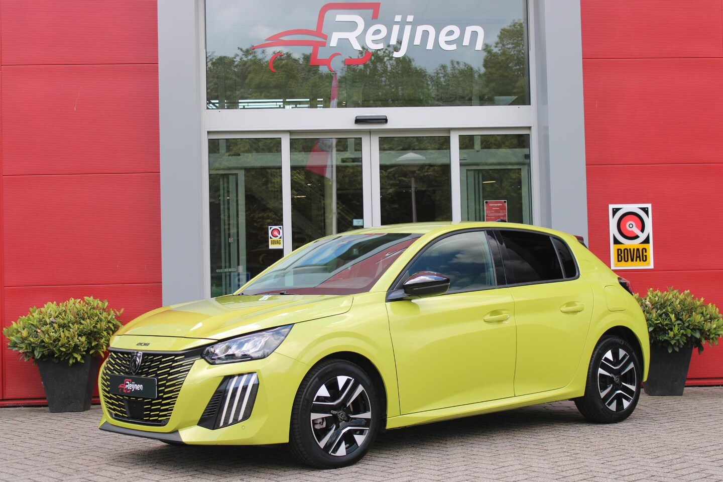 Peugeot 208 - 1.2 100PK ALLURE | PARKEERSENSOREN VOOR + ACHTER | DRAADLOZE APPLE CARPLAY/ANDROID AUTO | - AutoWereld.nl