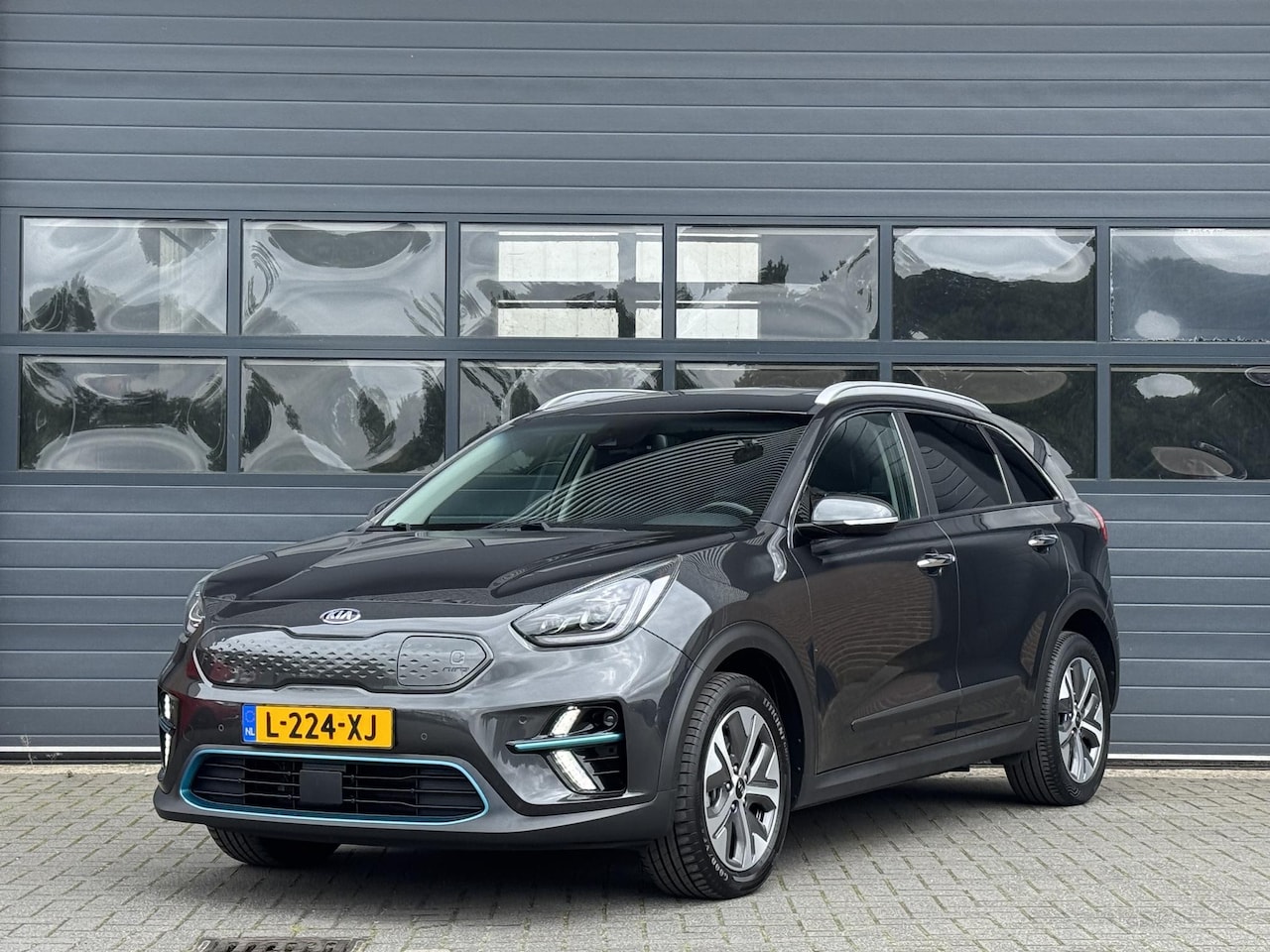Kia e-Niro - DYNAMICPLUSLINE 64 KWH (100% SOH) I V/D EERSTE EIGENAAR I 3-FASE LADEN I SCHUIF/KANTELDAK - AutoWereld.nl
