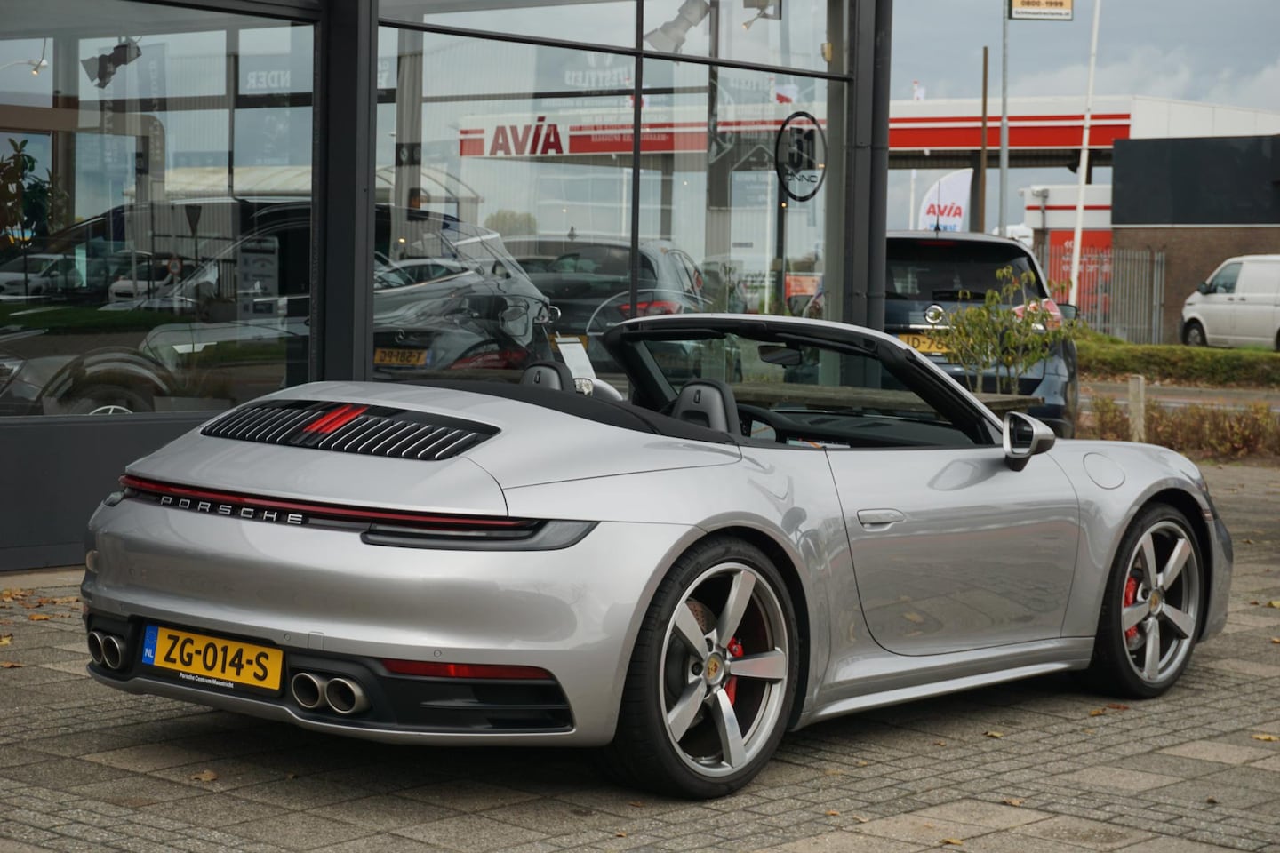 Porsche 911 Cabrio - 3.0 Carrera 4 S 450 PK | 21'' Classic velgen | Sportstoelen - AutoWereld.nl