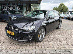 Volkswagen Golf - 1.4 TSI ACT Connected Series | Navigatie | Xenon | R-line pakket | Massage Stoelen | Xenon
