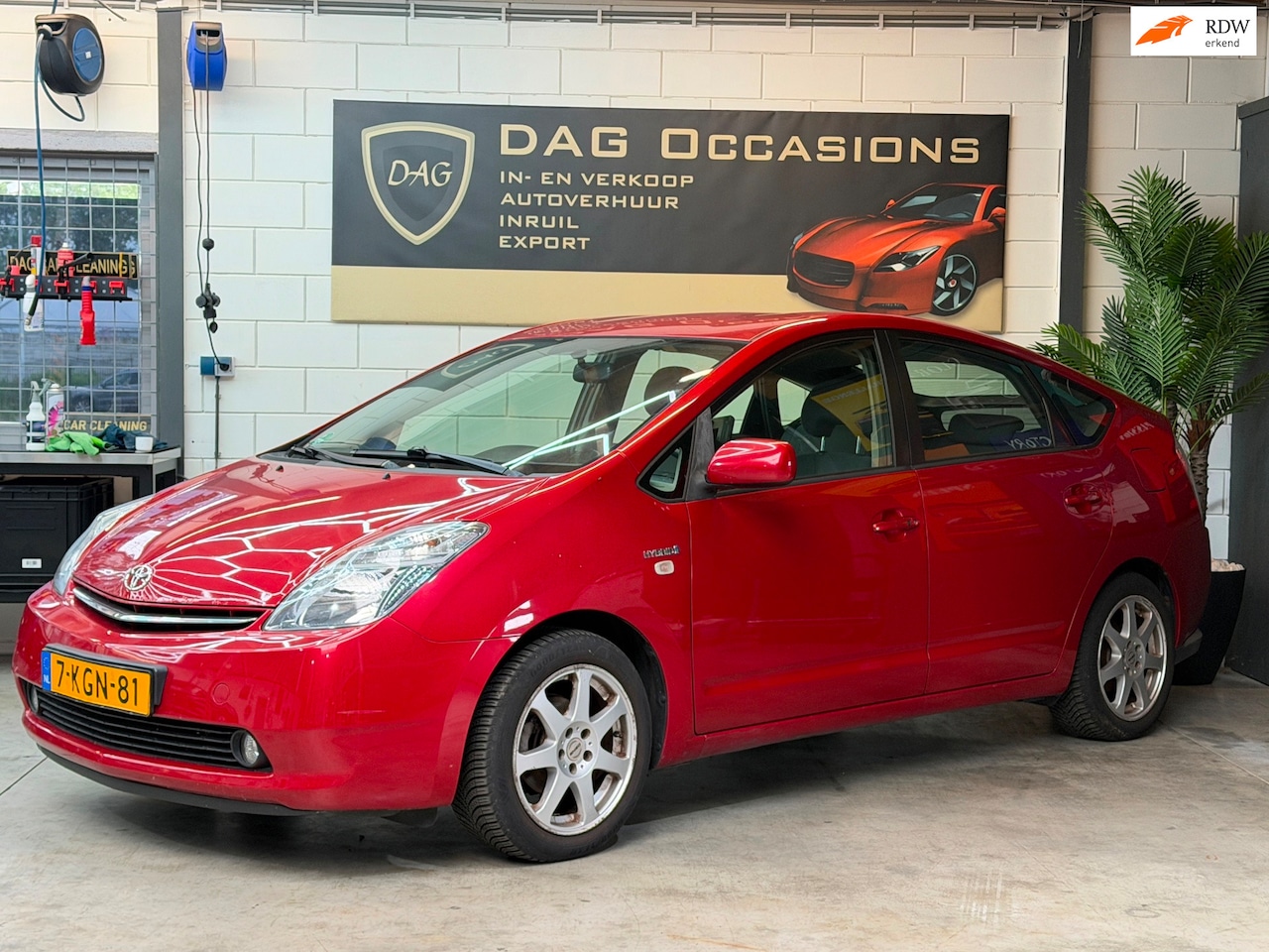 Toyota Prius - 1.5 VVT-i CAMERA|NAVI|PARK ASSIST|PDC|CRUISE - AutoWereld.nl