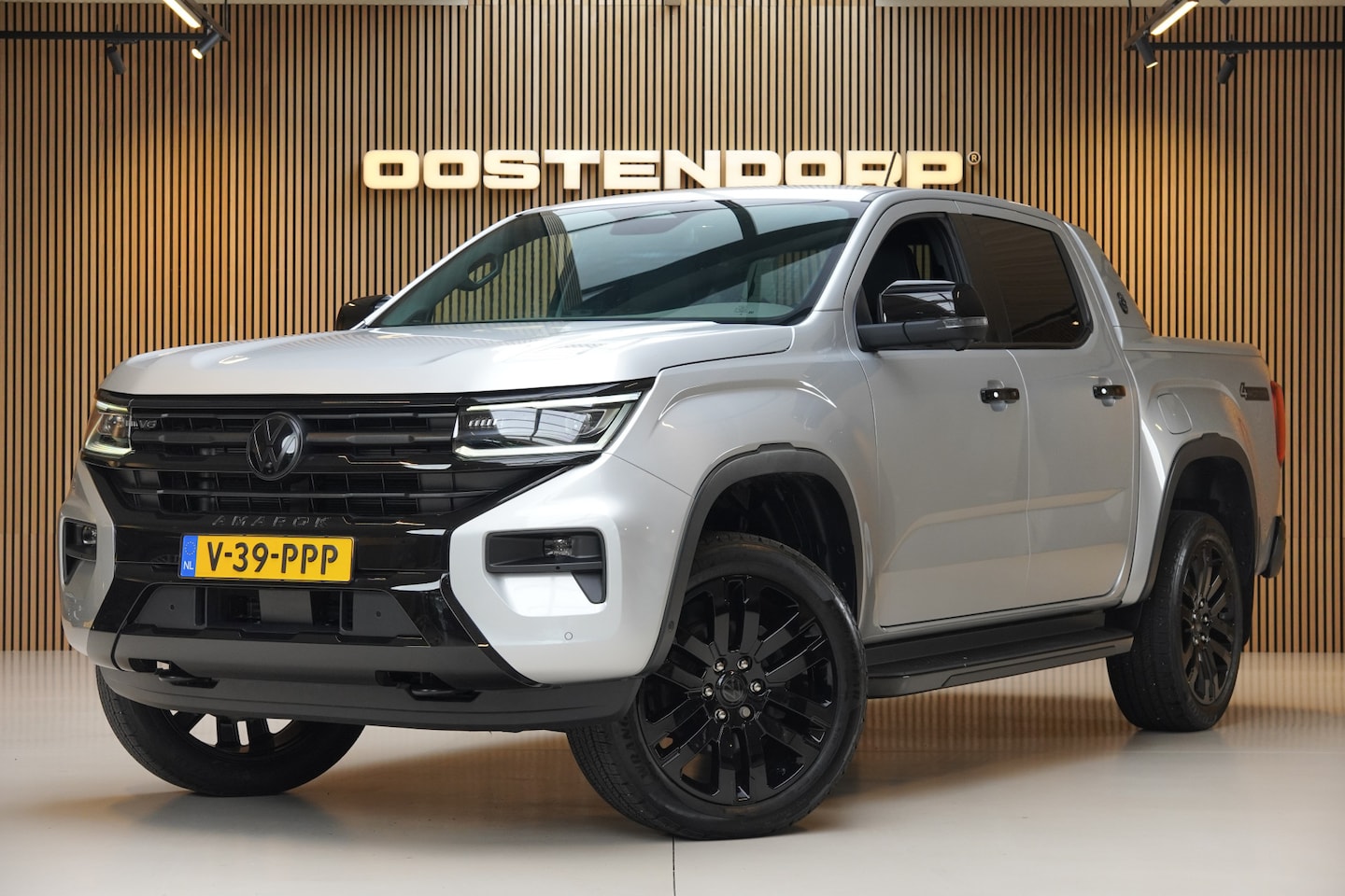 Volkswagen Amarok - 3.0TDI/240pk 4Motion Plus Cab Aventura BLACKSTYLE (2 persoons/ grijs kenteken)|2023|Leer|T - AutoWereld.nl