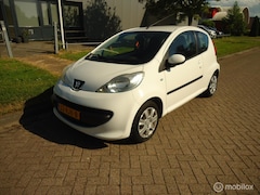 Peugeot 107 - 1.0-12V XS