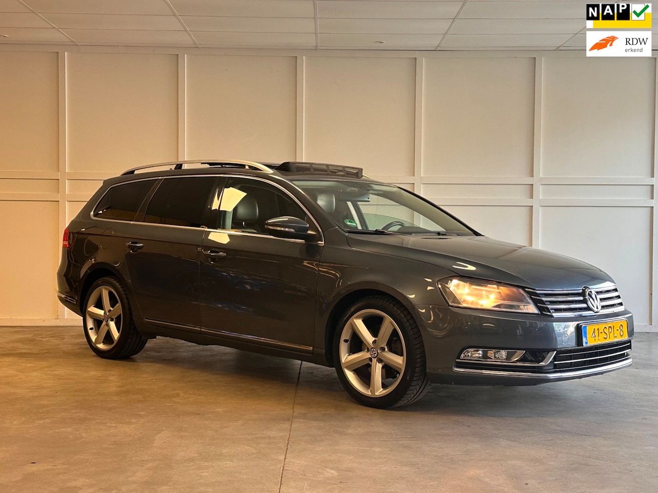 Volkswagen Passat Variant - 1.4 TSI Highline / Automaat / Panorama / Leer / Navi / BlueMotion - AutoWereld.nl