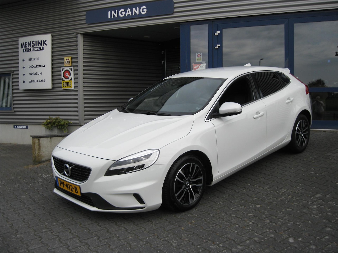 Volvo V40 - 2.0 T4 R-Design 2.0 T4 190PK R-DESIGN - AutoWereld.nl