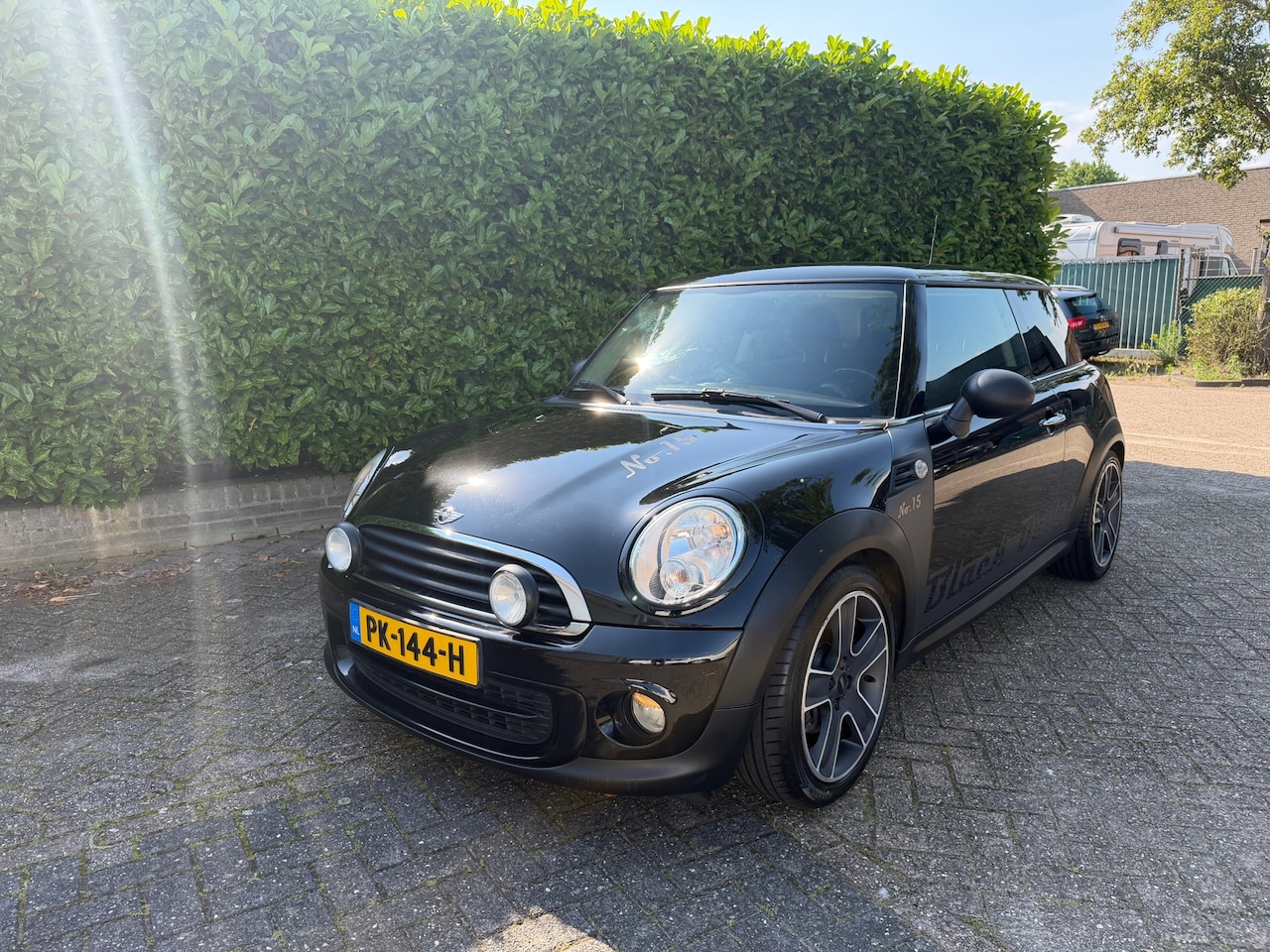 MINI 3-Deurs - 1.6 One MINIMALIST Black Bullet - AutoWereld.nl